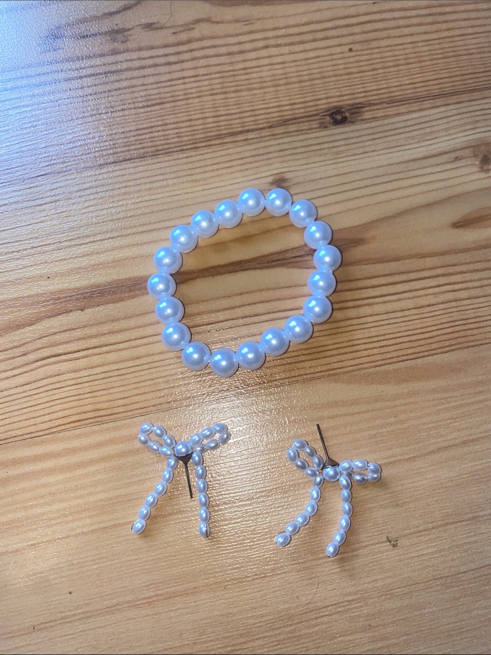 Pearl Bead Bracelet + Bow Earrings Set - White Pearlescent
